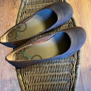 Like new Merrell flats.